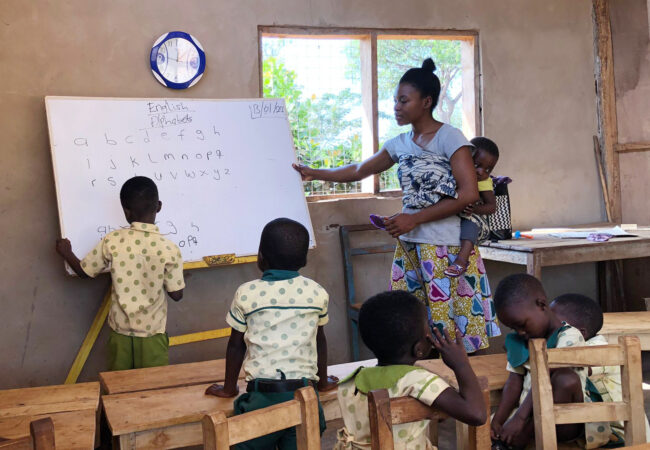 Lehrerinnen und Lehrer der Heritage Academy in Boabeng / Ghana