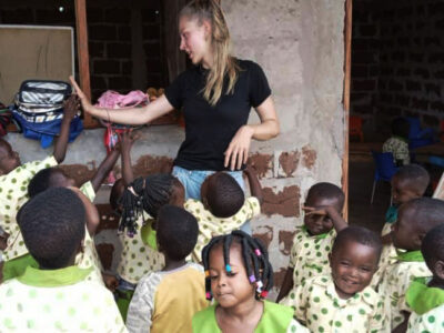 Marla besucht Schulen in Ghana (1)